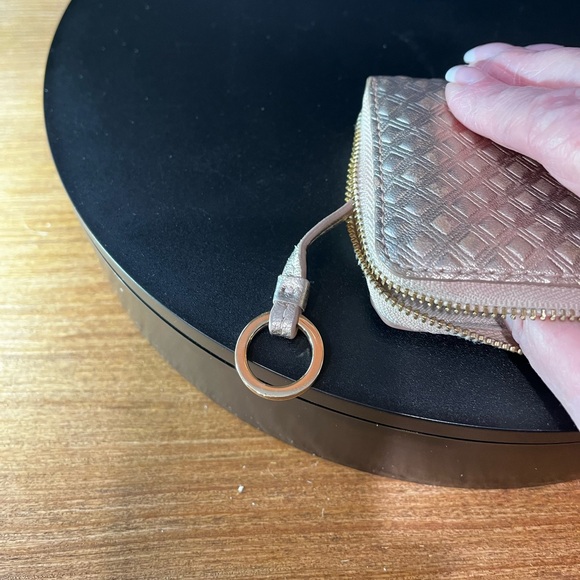 Tory Burch Rose Gold Quilted Wallet - Picture 4 of 5